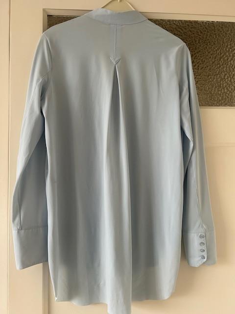 Lichtblauwe blouse van JAPAN TKY van travelstof - maat S, Blauw, Ophalen of Verzenden, Zo goed als nieuw, Maat 36 (S)
