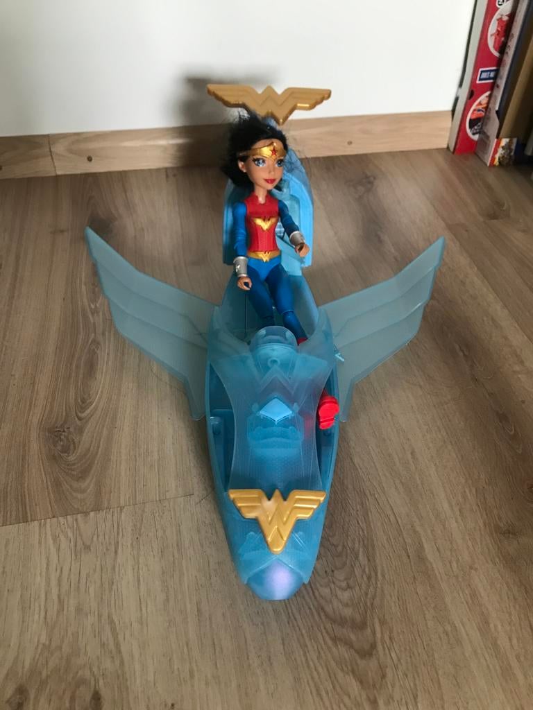 Wonder woman pop in vliegtuig, Ophalen of Verzenden, Gebruikt