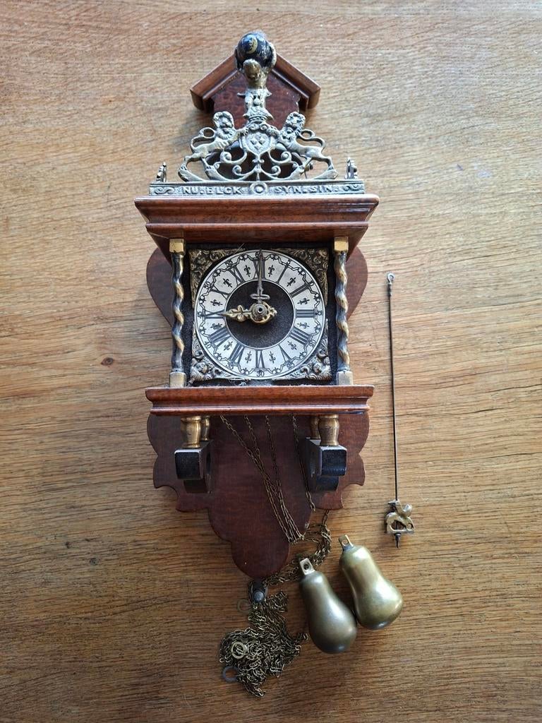 Antieke Wuba Klok - Wandklok met gewichten, Ophalen