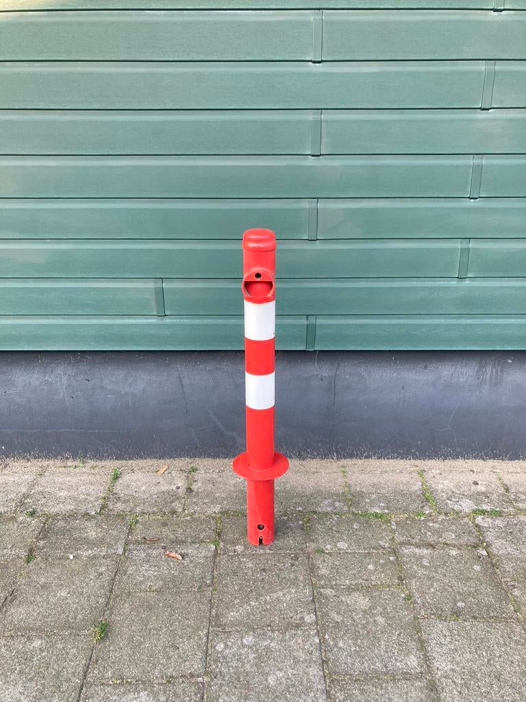 Afzetpaal / parkeerpaal 7 stuks Erdi Model 90 slot mog, Ophalen, Zo goed als nieuw, Minder dan 180 cm, Palen