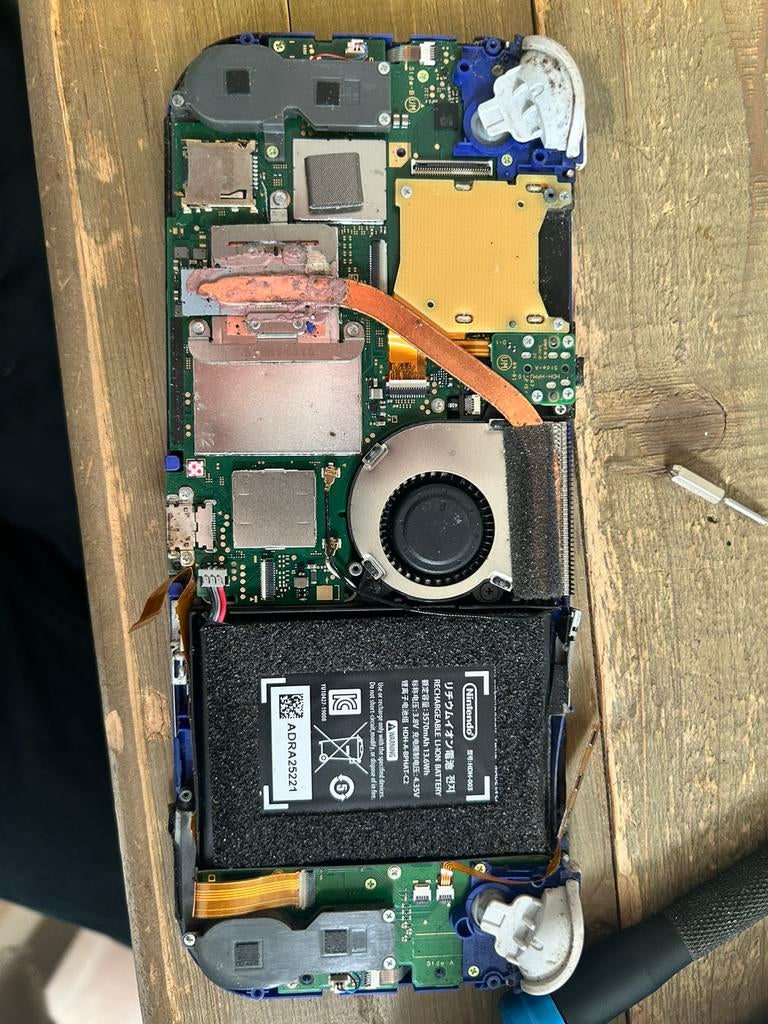 Gezocht: Switch onderdelen of switches met extreme schade, Ophalen of Verzenden, Zo goed als nieuw