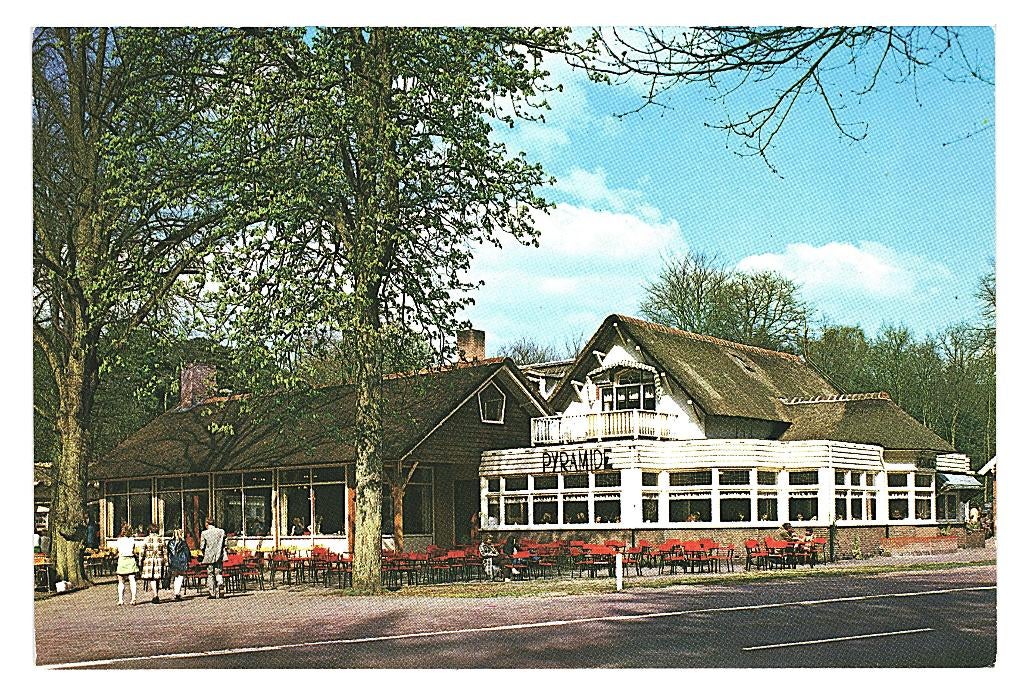 802171 De Pyramide van Austerlitz Utr jr 60 70 Onbeschreven