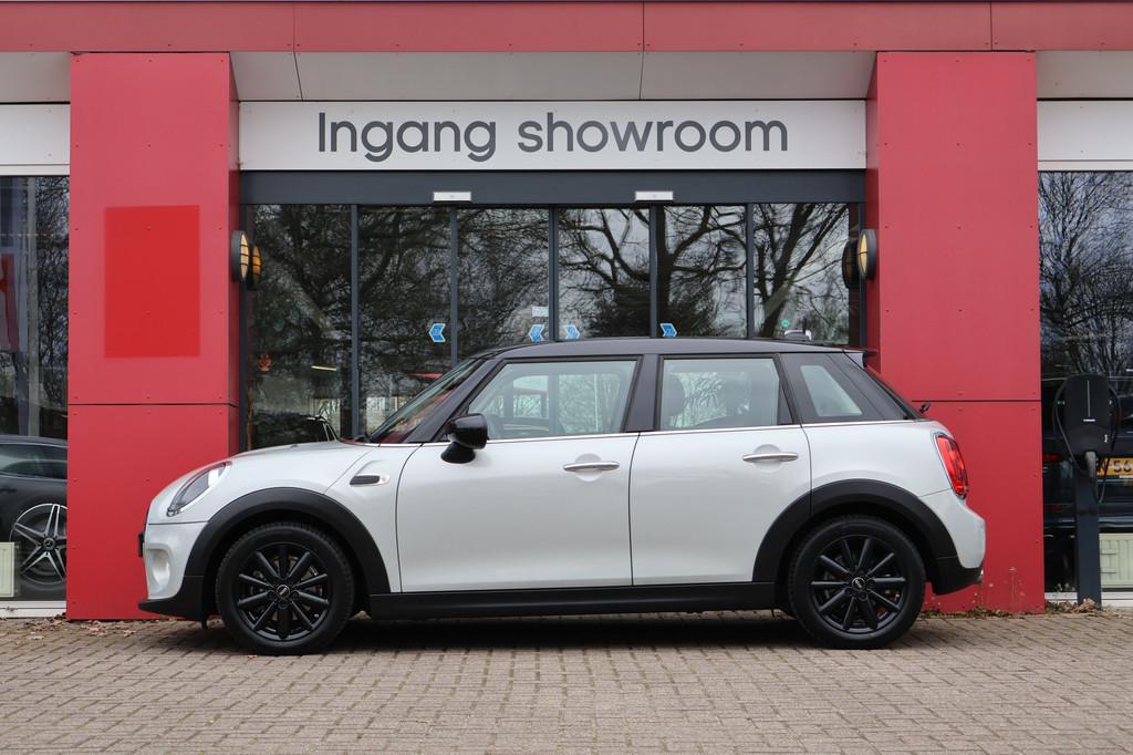 MINI Mini 1.5 Cooper Business Edition | Origineel NL | Two-T, Voorwielaandrijving, Electronic Stability Program (ESP), Gebruikt