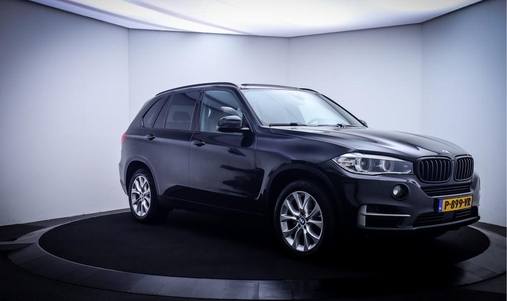 BMW X5 40e iPerf. High Executive PANO | MEMORY | CAMERA | HE, 4 cilinders, Zwart, Vierwielaandrijving, 147 €/maand