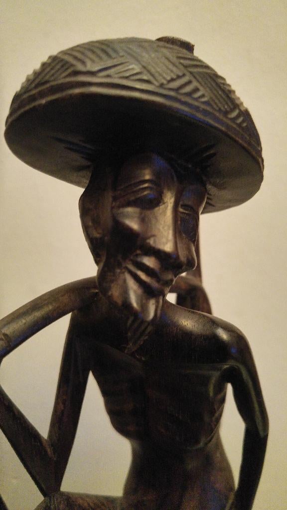 Indonesisch houtsnijwerk tot in de kleinste details., Ophalen of Verzenden