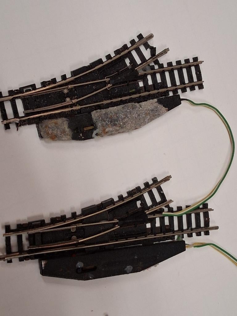 Set van 2 minitrix elektrische wissels N-spoor, Hobby en Vrije tijd, Modeltreinen | N-Spoor, Gebruikt, Gelijkstroom, Trix, Rails