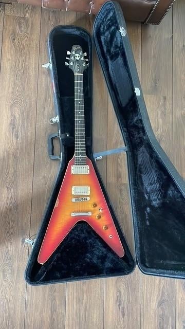 1981 gibson Flying V ex Martin MC Carrick Therapy?, Muziek en Instrumenten, Snaarinstrumenten | Gitaren | Elektrisch, Gebruikt