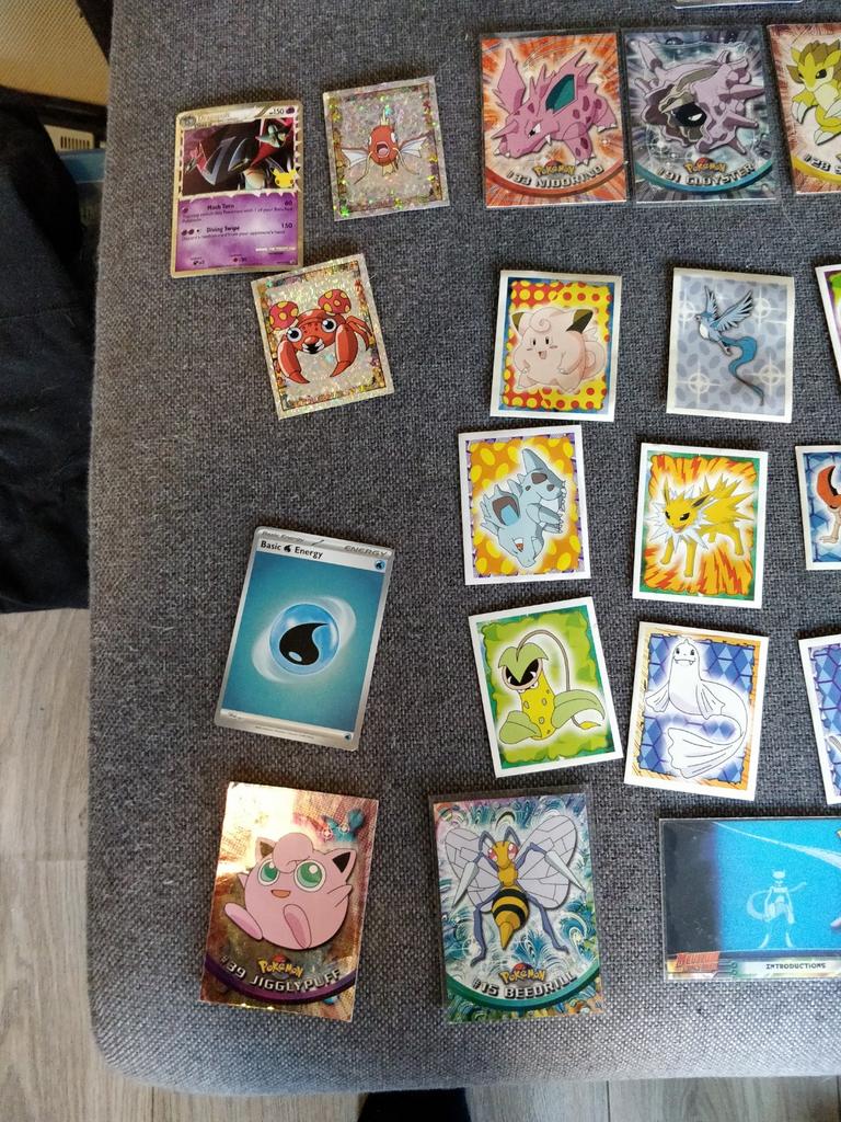 Pokemon kaarten/stickers zeldzaam, Ophalen of Verzenden