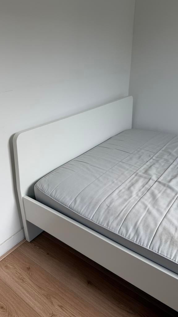 Ikea bed Askoll, wit/Luröy, 140x200 cm, Ophalen, Wit, Tweepersoons, 140 cm