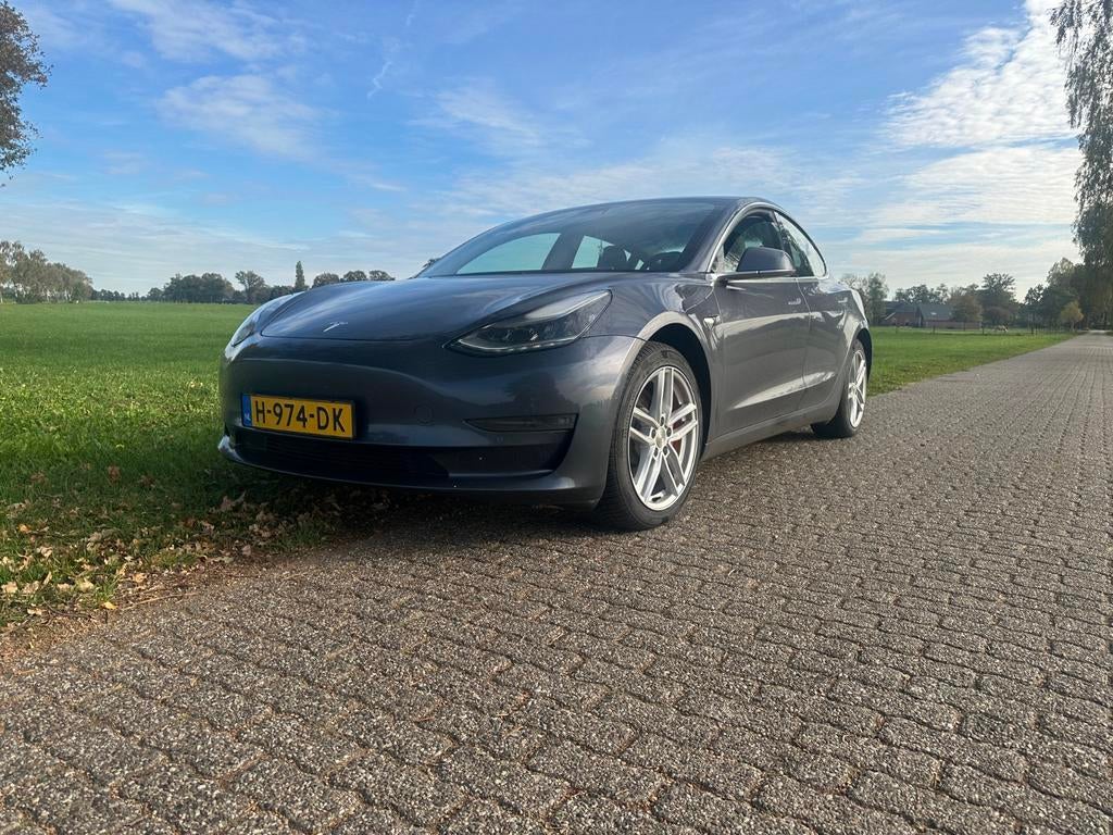Tesla Model 3 2020 Grijs, Auto's, Tesla, Automaat, 1831 kg, Zwart, 462 pk