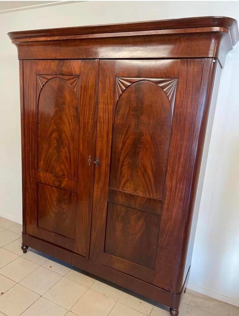 Grote mahonie 2 deurs kast met legplanken deelbaar 227h 190b, Antiek en Kunst, Antiek | Kantoor en Zakelijk, Ophalen