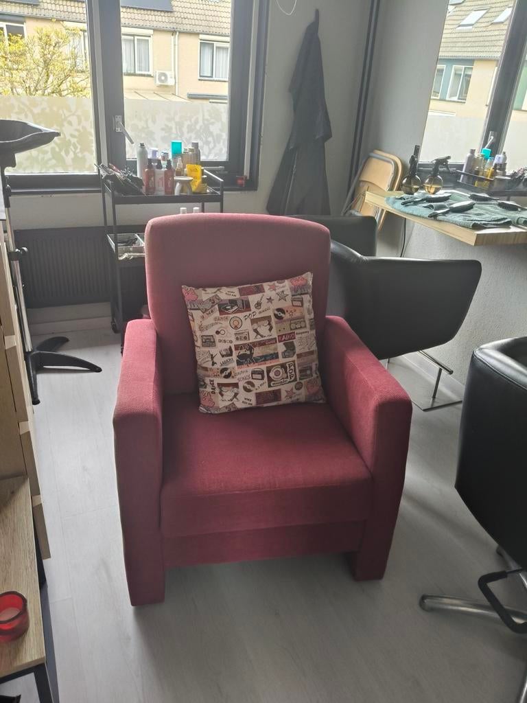 Bordeaux rode stoel met kussen - goede staat, Gebruikt, Minder dan 75 cm, Ophalen of Verzenden, Stof