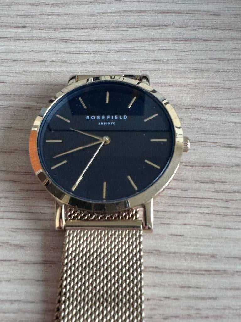 Rosefield horloge goudkleurig met zwart wijzerblad, Overige merken, Staal, Polshorloge, Ophalen of Verzenden
