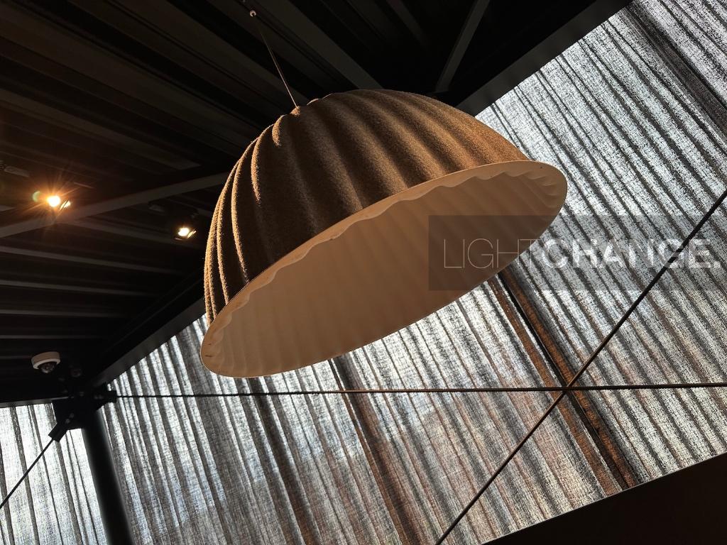 10x MUUTO UNDER THE BELL HANGLAMP groot 82 cm E27 led -75%, Huis en Inrichting, Lampen | Hanglampen, Stof, Waterstad 23, High-end Furniture