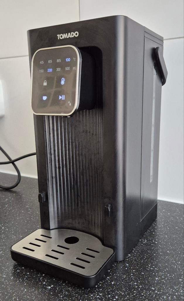 Tomado TWD2503B  Snelle, stille Waterkoker, Ophalen