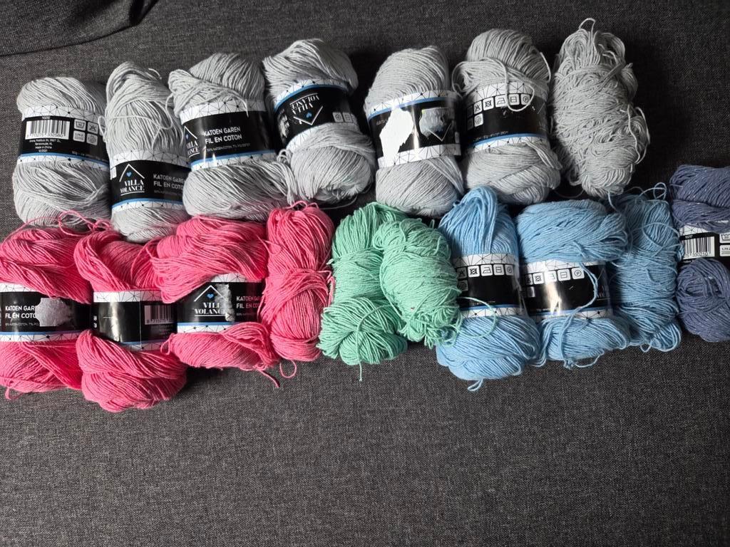 zolderopruiming  12 bol en  restbol dun katoen garen, Ophalen of Verzenden, Nieuw, Haken, Wol of Garen