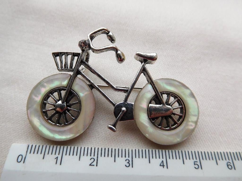 Broche met vrolijke pastelkleurtjes (H13458), Ophalen of Verzenden, Nieuw, Overige materialen