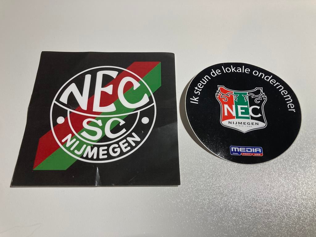 NEC Nijmegen 2 stickers, Ophalen, Zo goed als nieuw, Overige binnenlandse clubs, Poster, Plaatje of Sticker