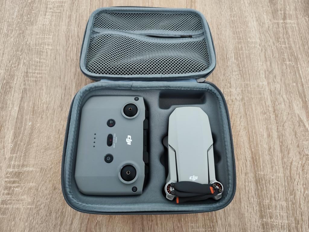 DJI Mini 2 SE Drone met Case en geheugenkaart 128 GB, Cameradrone, 5 tot 10 kilometer, Zo goed als nieuw, Minder dan 250 gram