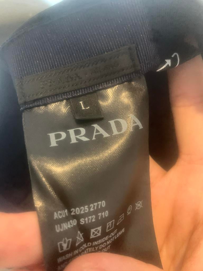 Prada pet 1 op 1, Ophalen of Verzenden, Gedragen, Pet