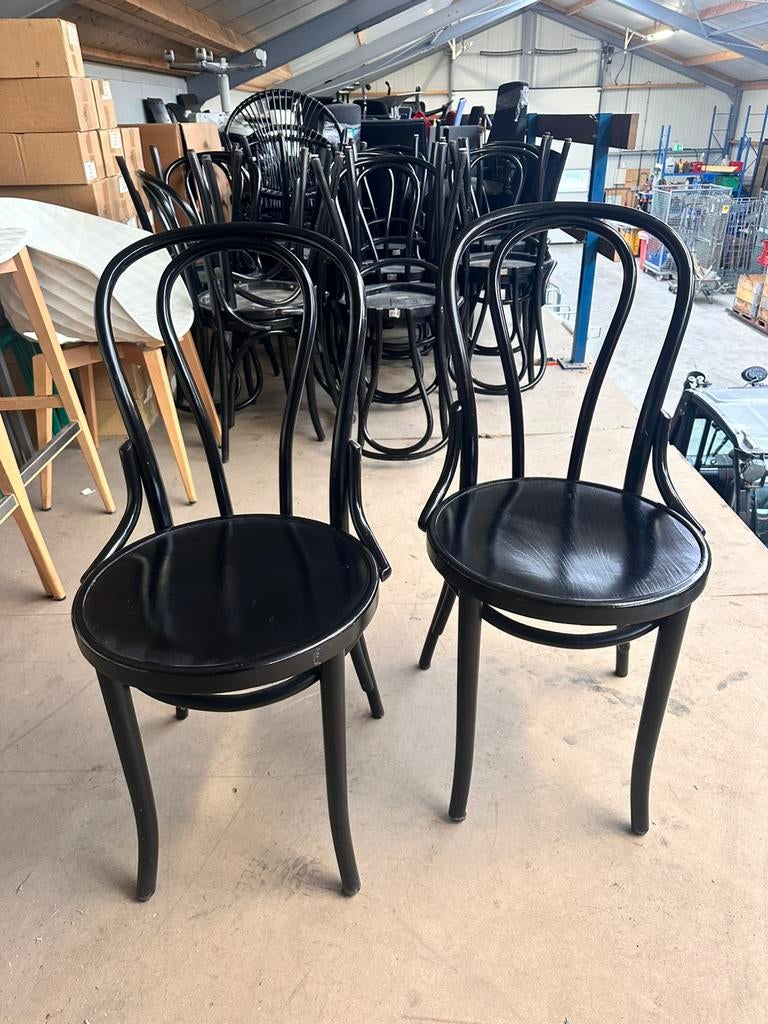 15 houten stoelen. Merk: sateliet, Ophalen