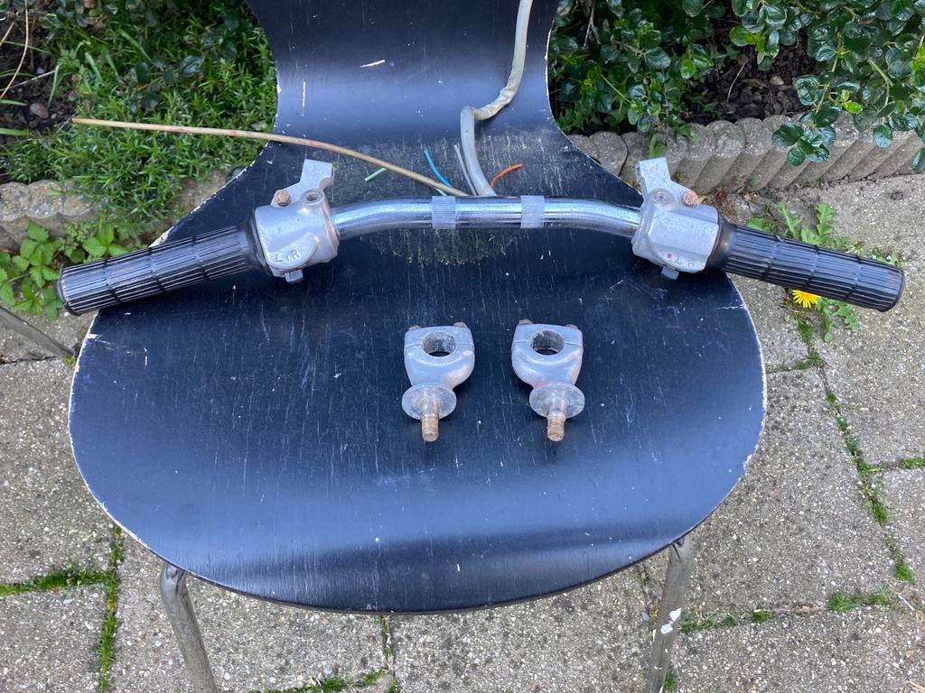 Stuur, schakelaars, gas en houders Honda ss50 cd50 origineel, Fietsen en Brommers, Ophalen of Verzenden, Zo goed als nieuw, Carburateur