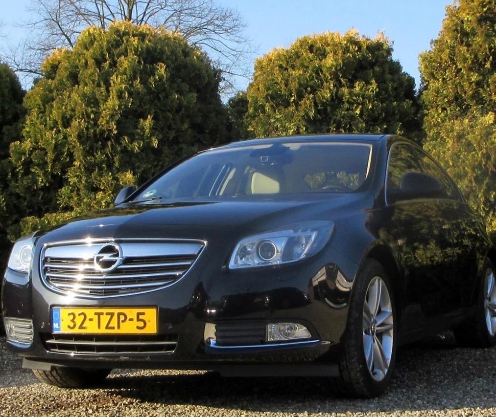 Opel Insignia 1.6 Turbo 132KW 4-DRS 2012 Zwart, Voorwielaandrijving, 4 cilinders, 179 pk, Zwart