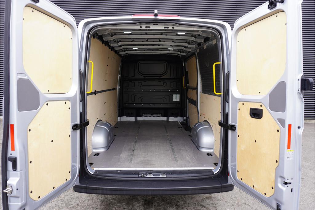 MAN TGE 3.180 180pk L3H2/L2H1 LED Navigatie Apple Carplay Ca, Auto's, Voorwielaandrijving, Stof, Gebruikt, Zwart