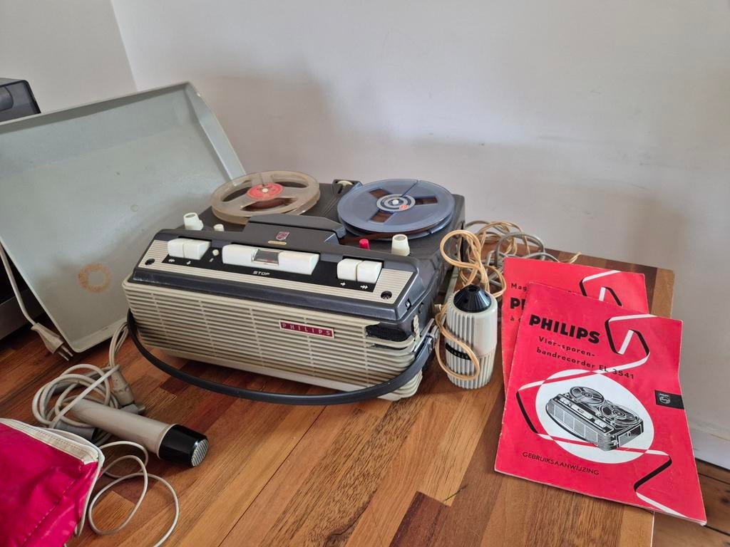 Philips bandrecorder jaren 60 met veel accesoires, Ophalen of Verzenden, Bandrecorder, Met stofkap