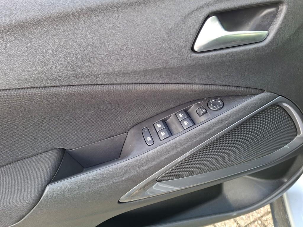 Opel CROSSLAND 1.2 TURBO ELEGANCE 110PK  AIRCO NAVI CARPLAY, Gebruikt, 1199 cc, Bedrijf, Handgeschakeld