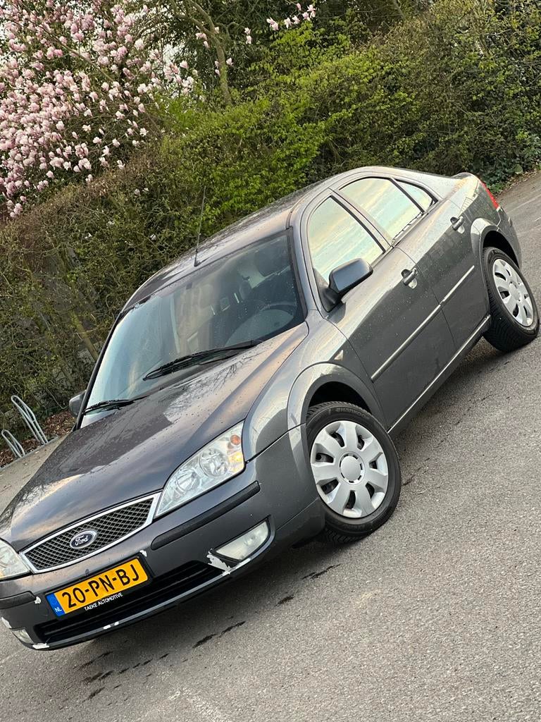Ford Mondeo 1.8 16V 92KW HB 2004 Grijs, Auto's, 125 pk, 4 cilinders, Mondeo, Origineel Nederlands