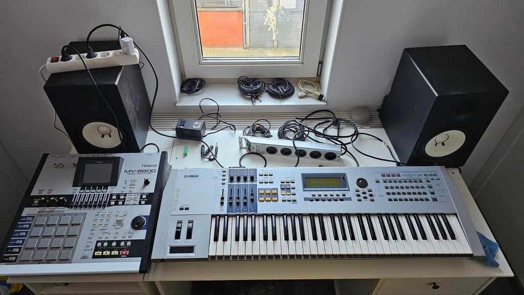Complete Music Production Set – Roland MV-8800 + Yamaha HS80, Ophalen, 61 toetsen, Gebruikt, Midi-aansluiting