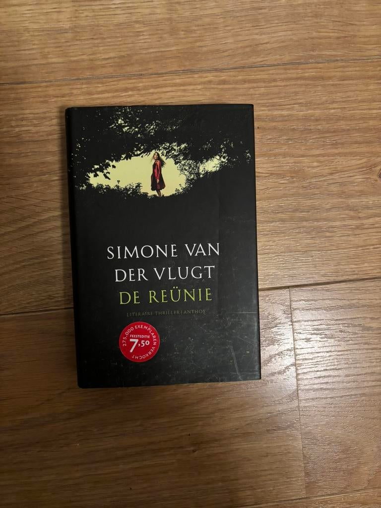 Boek: Simone van der Vlugt - De Reünie, Ophalen of Verzenden, Gelezen