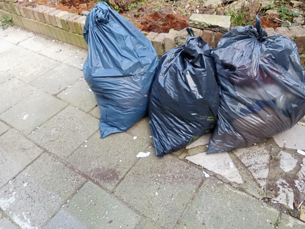 3 zakken kleding dames en heren, Ophalen, Gedragen