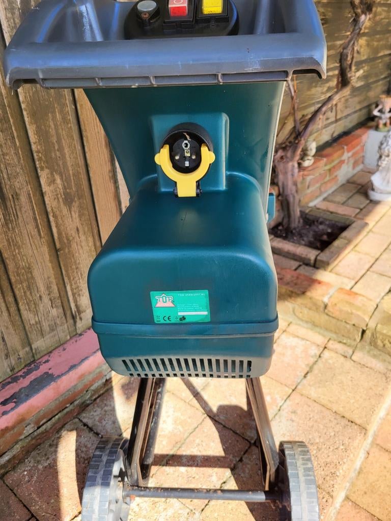 Hakselaar met wielen weinig gebruikt en in goede staat., Tuin en Terras, Hakselaars, Ophalen of Verzenden