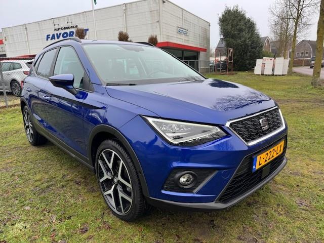 SEAT Arona 1.0TSI STYLE BUSINESS INTENSE+ /LED/HLEER/CAM/VIR, Gebruikt, Blauw, 49 €/maand, Origineel Nederlands