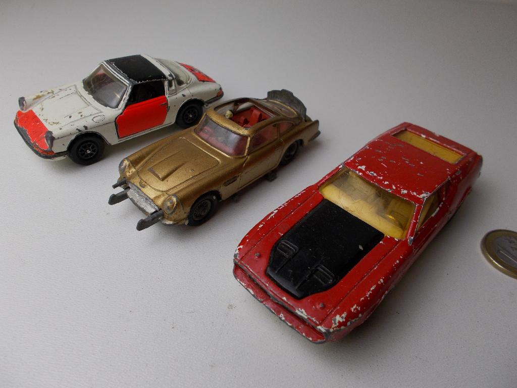 Jaren 60 Corgi Toys 3 X JAMES BOND +RIJKSPOLITIE Opknappers!
