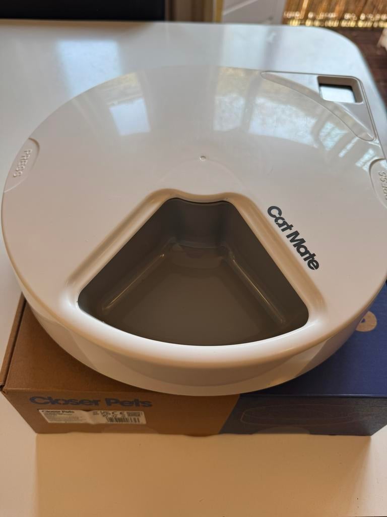 Cat mate - Automatic Pet Feeder Closer Pets, Ophalen of Verzenden, Zo goed als nieuw