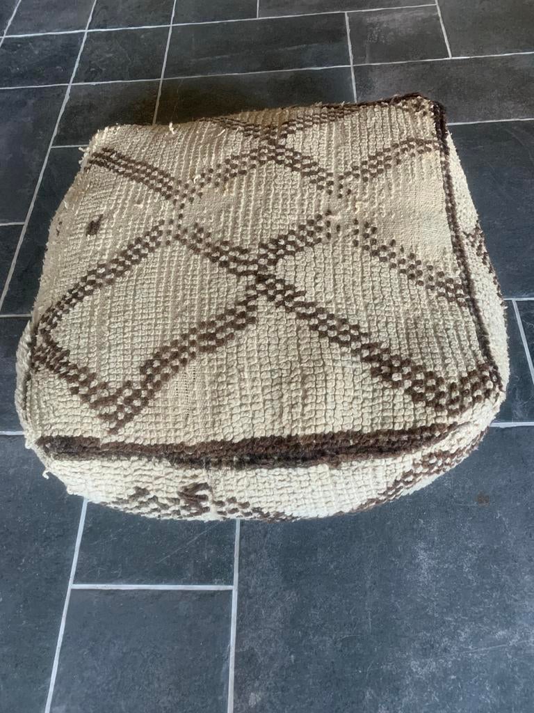 Mooie handgemaakte poef met Marokkaans patroon, Ophalen, Gebruikt, Vierkant, Minder dan 50 cm
