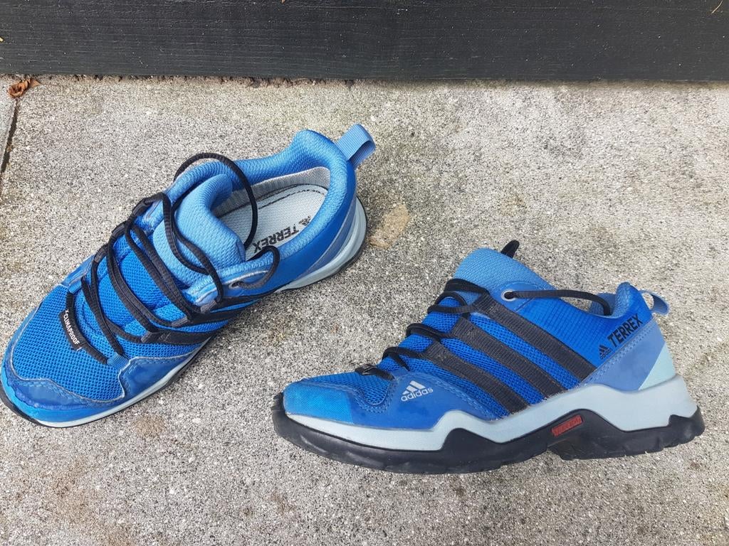 Adidas Terrex wandelschoenen, maat 32/33, blauw met veters, Kinderen en Baby's, Kinderkleding | Schoenen en Sokken, Adidas, Gebruikt