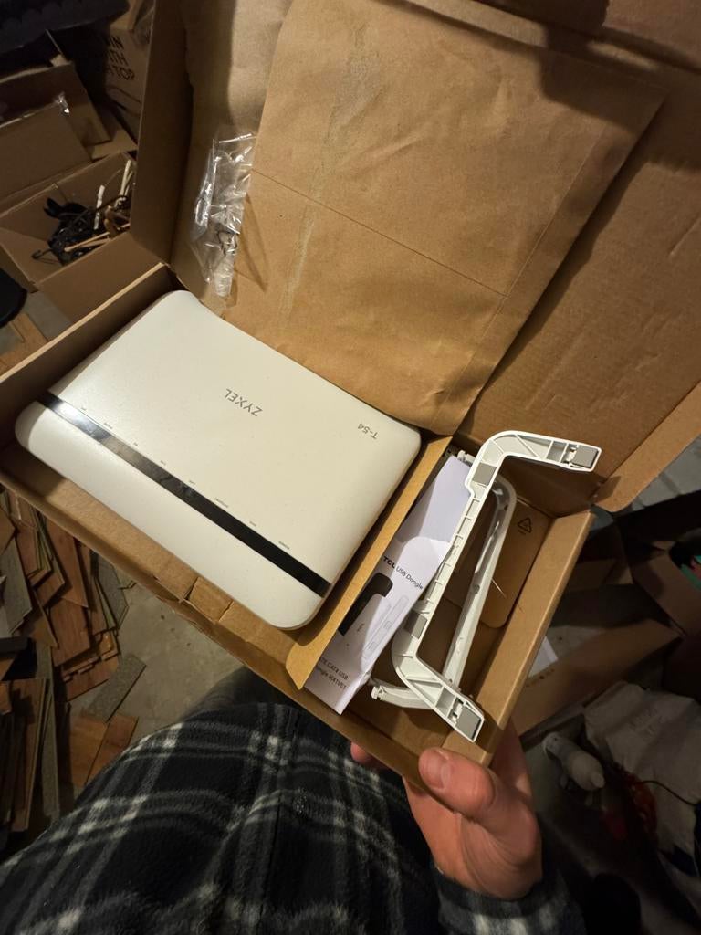 Zyxel T-54 Dual-Band AX6000 Router&optical network terminal, Computers en Software, Routers en Modems, Ophalen, Zo goed als nieuw