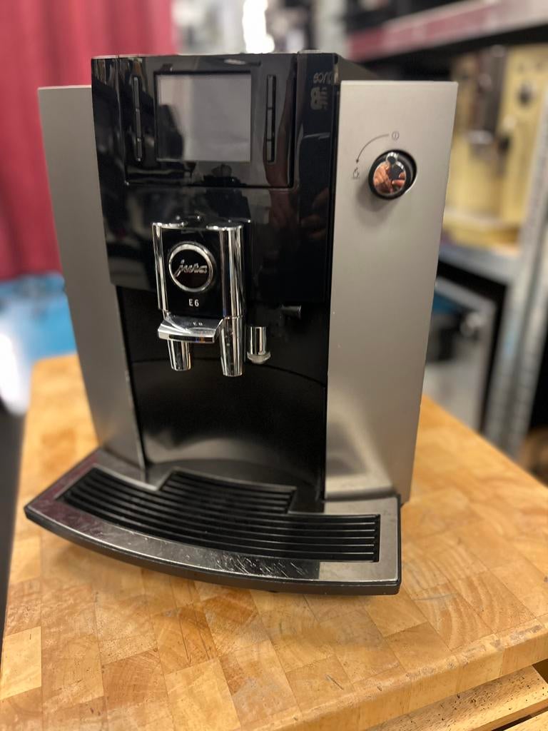 Jura e 6, Info@jura.com, 10 kopjes of meer, Ophalen of Verzenden, Zo goed als nieuw