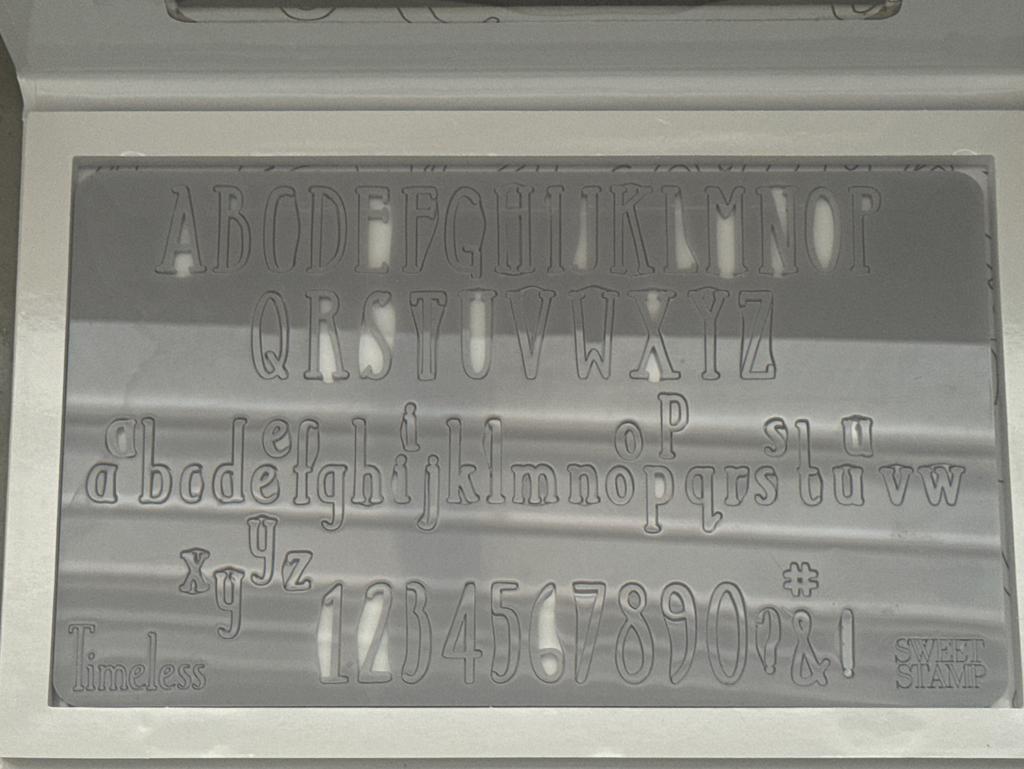 Sweet Stamp Timeless Letterset - Fondant Letters, Ophalen of Verzenden, Zo goed als nieuw, Taarten of Cupcakes, Versiering