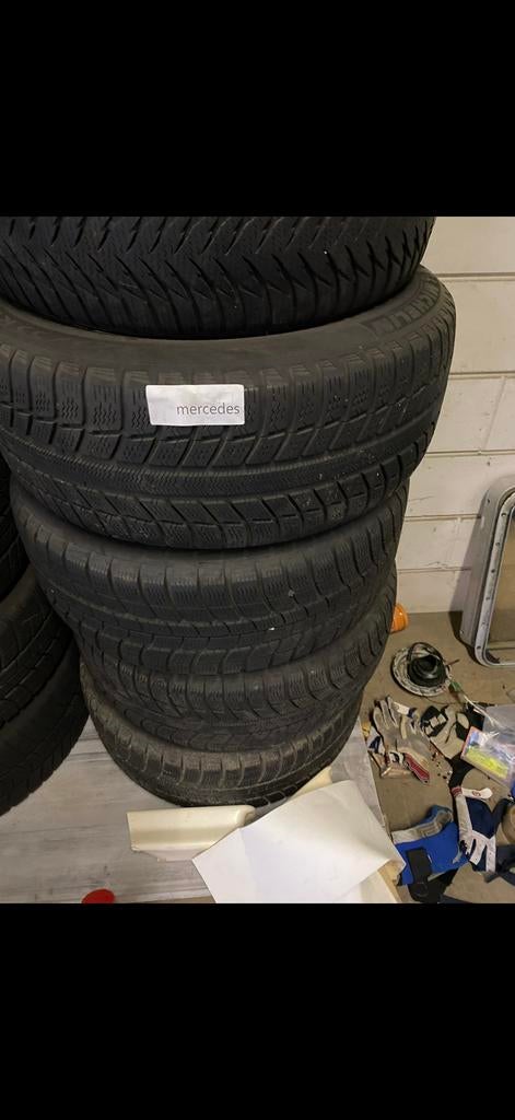 Winterbanden set Bmw en Mercedes, Auto-onderdelen, Banden en Velgen, Ophalen, Gebruikt, 16 inch, Winterbanden