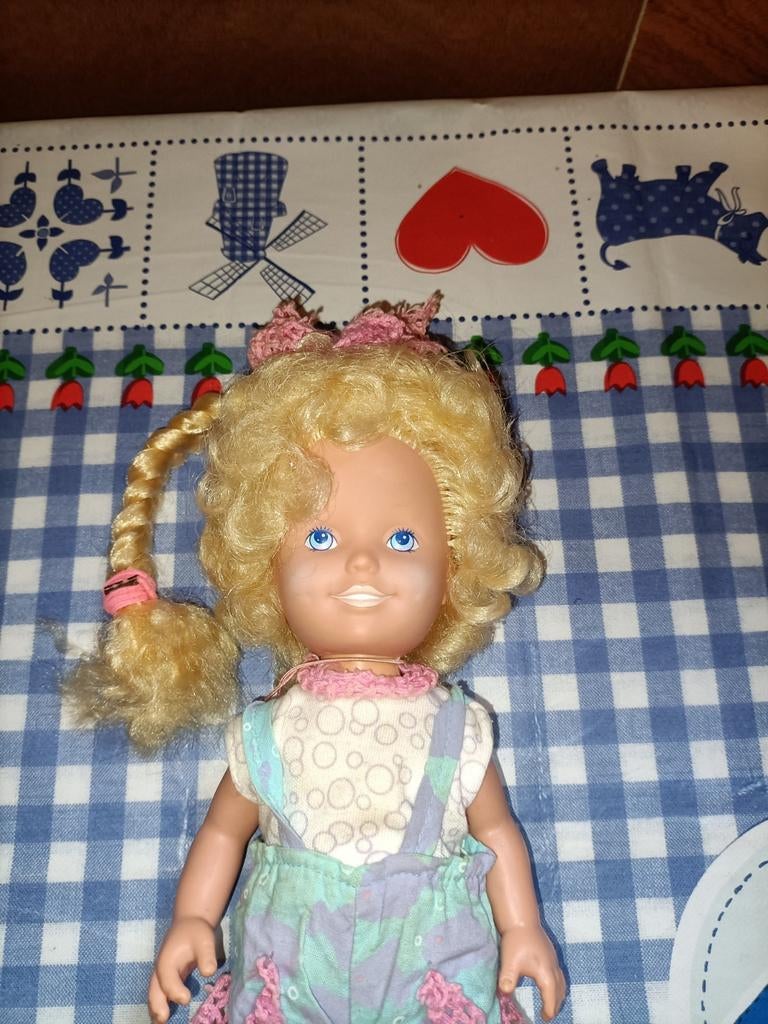 Holly Dolly Surprise oude pop Playskool uit 1987, Ophalen of Verzenden, Zo goed als nieuw, Pop