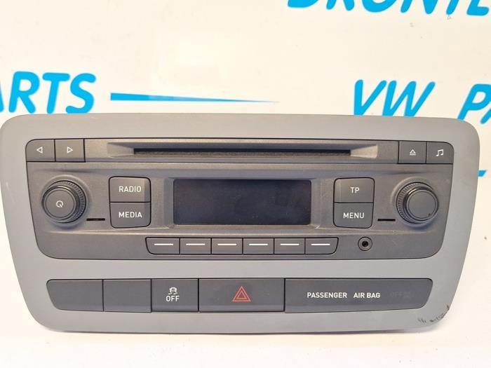 Radio van een Seat Ibiza, Auto-onderdelen, Gebruikt, -, Verzenden, -