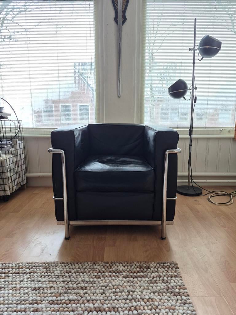 Cassina Le corbusier LC2 fauteuil, Huis en Inrichting, Fauteuils, Ophalen, Gebruikt, 50 tot 75 cm