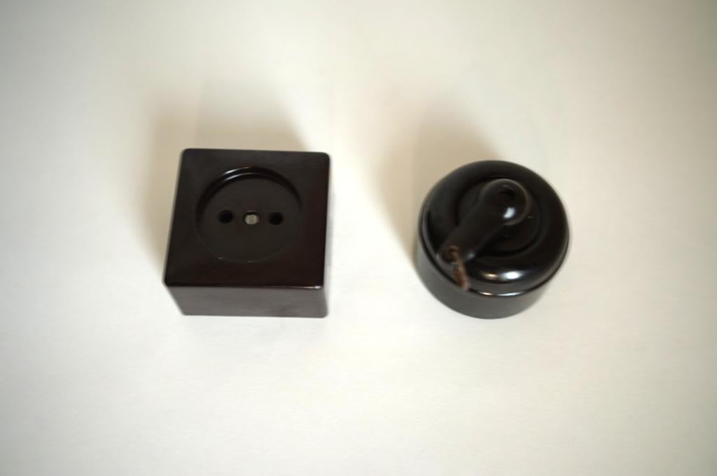 bakeliet schakelmateriaal stopcontact, Antiek en Kunst, Ophalen of Verzenden