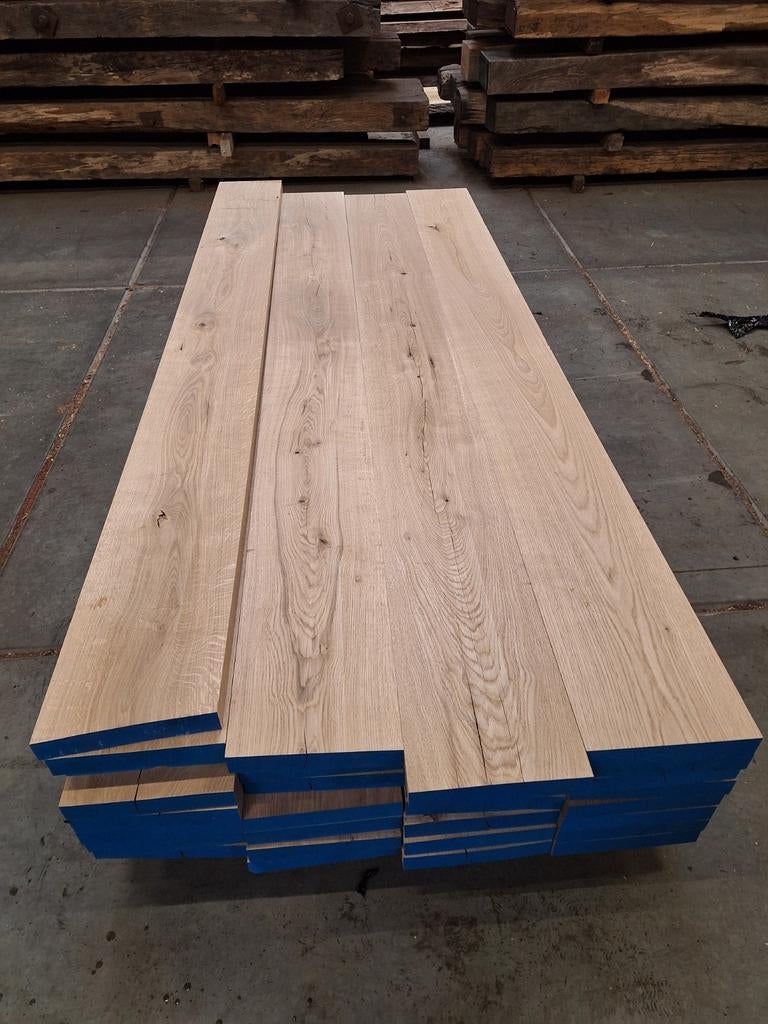 Nieuwe  eiken  planken  Geschaafd