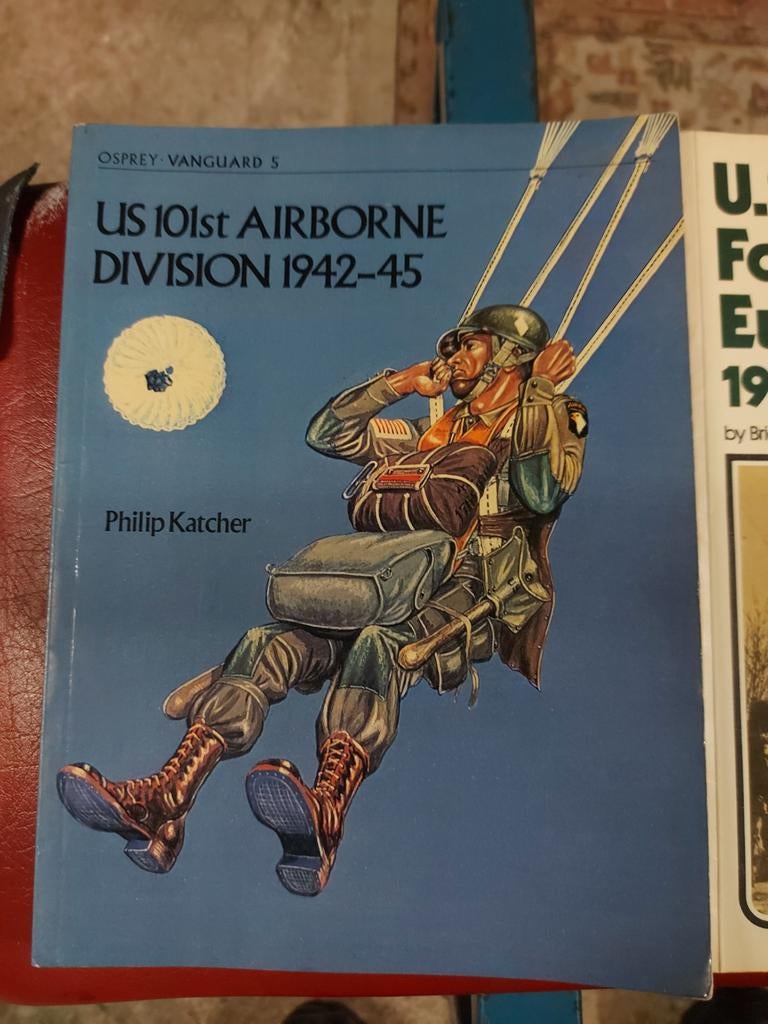 3 Boekjes WOII US Army Airborne 101st, Ophalen of Verzenden, Tweede Wereldoorlog, Gelezen